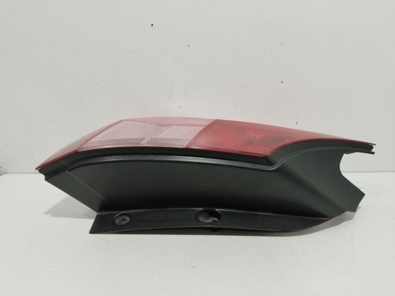 Recambio de piloto trasero izquierdo para renault megane ii berlina 5p authentique referencia OEM IAM 8200127704  