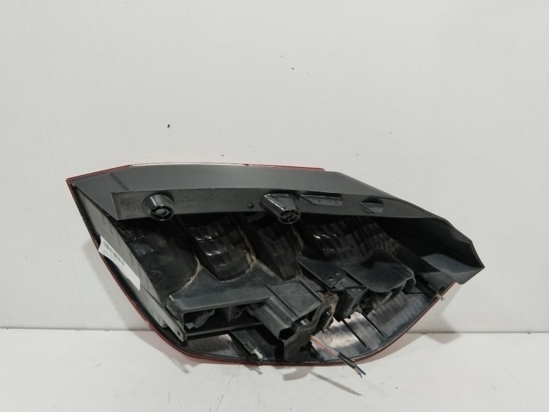 Recambio de piloto trasero izquierdo para renault megane ii berlina 5p authentique referencia OEM IAM 8200127704  