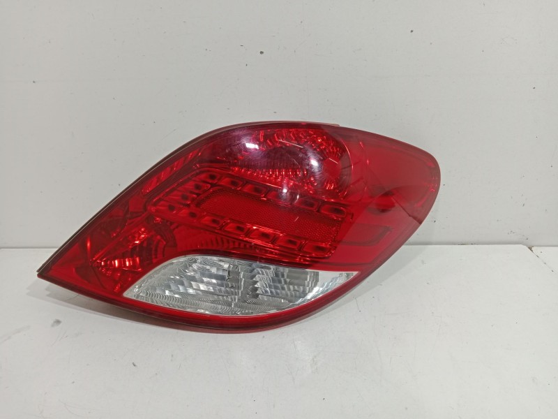 Recambio de piloto trasero derecho para peugeot 207 sport referencia OEM IAM 9686565980  