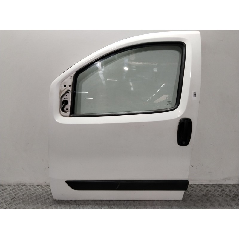 Recambio de puerta delantera izquierda para fiat fiorino básico familiar referencia OEM IAM 1367187080  BLANCO