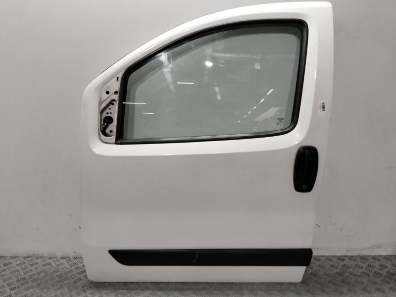 Recambio de puerta delantera izquierda para fiat fiorino básico familiar referencia OEM IAM 1367187080  BLANCO