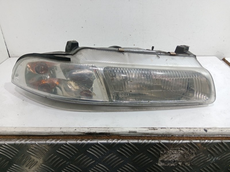 Recambio de faro derecho para chrysler stratus berlina (ja) 2.0 le referencia OEM IAM 04630152  