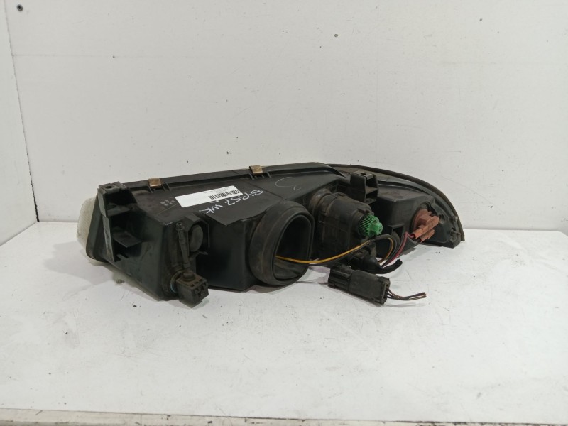 Recambio de faro derecho para chrysler stratus berlina (ja) 2.0 le referencia OEM IAM 04630152  