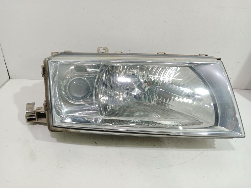 Recambio de faro derecho para skoda octavia i (1u2) 1.9 tdi referencia OEM IAM 1U1941018P  