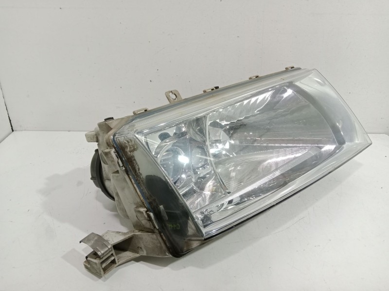 Recambio de faro derecho para skoda octavia i (1u2) 1.9 tdi referencia OEM IAM 1U1941018P  