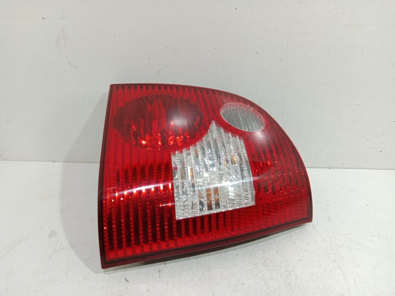 Recambio de piloto trasero derecho para volkswagen polo (9n1) highline referencia OEM IAM 6Q6945096G  