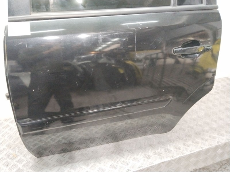 Recambio de puerta trasera izquierda para opel zafira b family referencia OEM IAM 13203015 NEGRO 