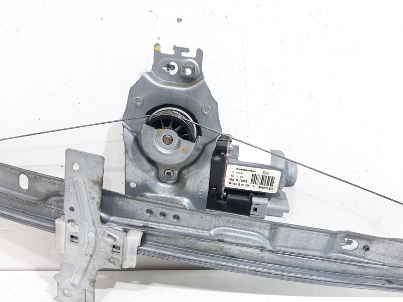 Recambio de elevalunas delantero derecho para peugeot 207 xs referencia OEM IAM 9681181880  