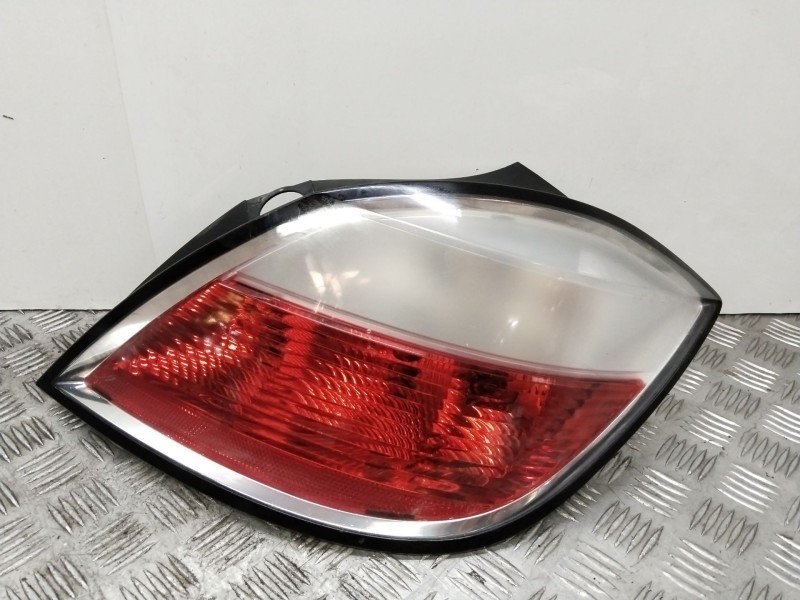 Recambio de piloto trasero derecho para opel astra h (a04) 1.4 (l48) referencia OEM IAM 24451837  