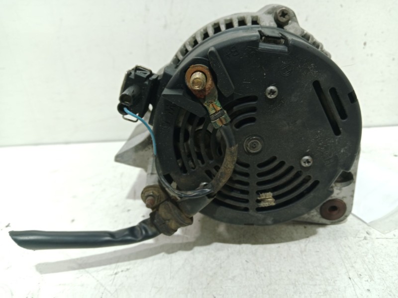 Recambio de alternador para volkswagen polo berlina (6n1) básico referencia OEM IAM 0986038070  