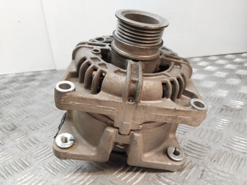 Recambio de alternador para opel astra h gtc (a04) 1.6 (l08) referencia OEM IAM 55556067  