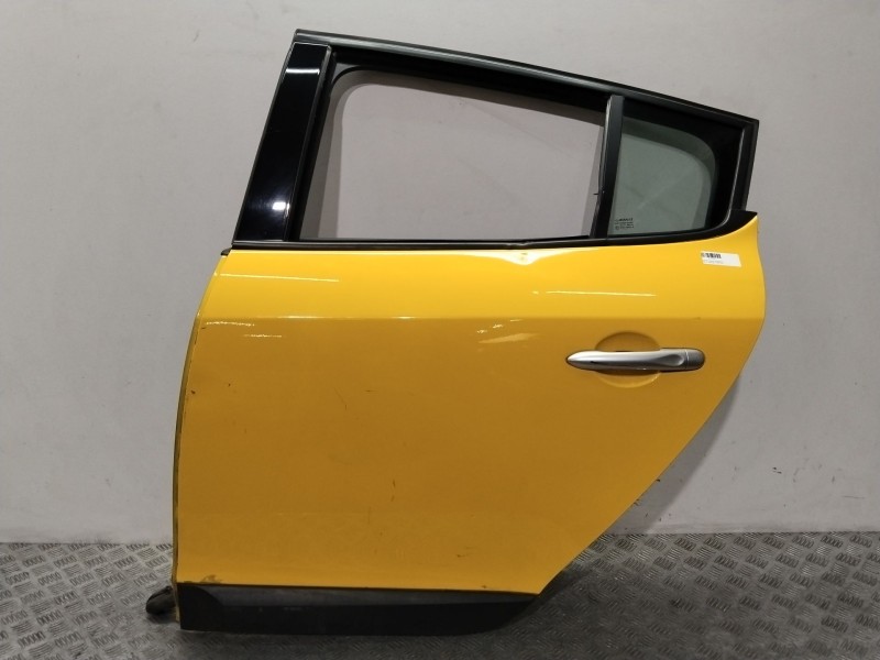 Recambio de puerta trasera izquierda para renault megane iii berlina 5 p dynamique referencia OEM IAM 821018543R  