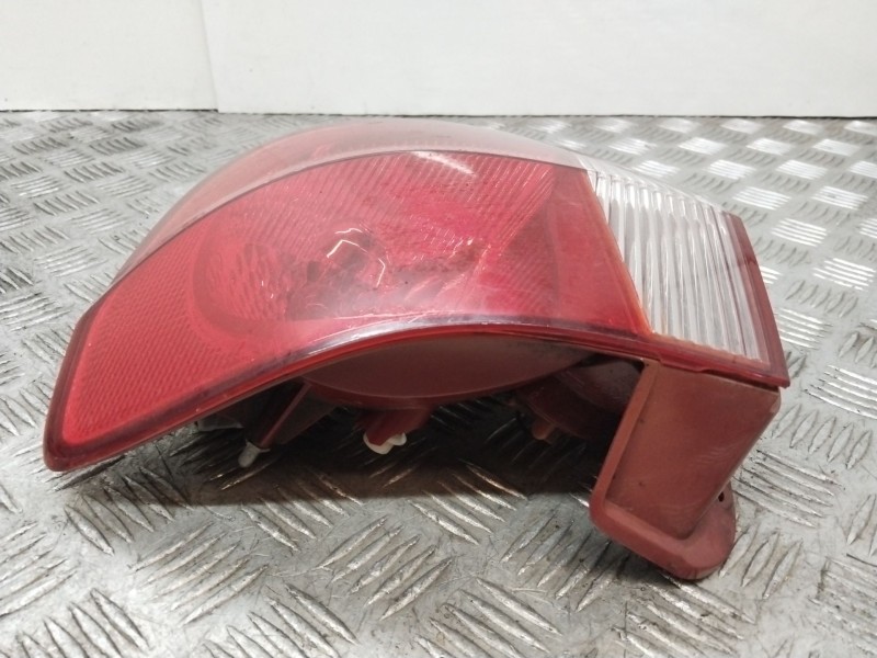 Recambio de piloto trasero derecho para hyundai getz (tb) 1.1 gl referencia OEM IAM 921021C5  