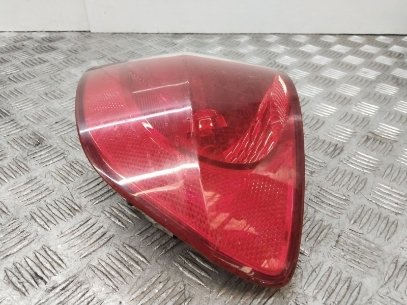 Recambio de piloto trasero derecho para hyundai getz (tb) 1.1 gl referencia OEM IAM 921021C5  