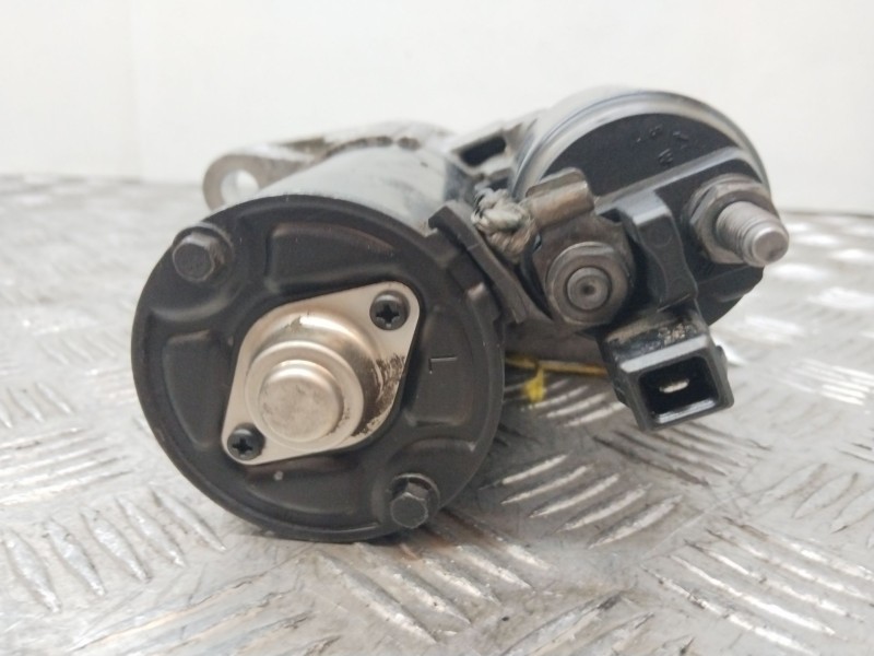 Recambio de motor arranque para volkswagen polo (9n1) highline referencia OEM IAM 0001120400  