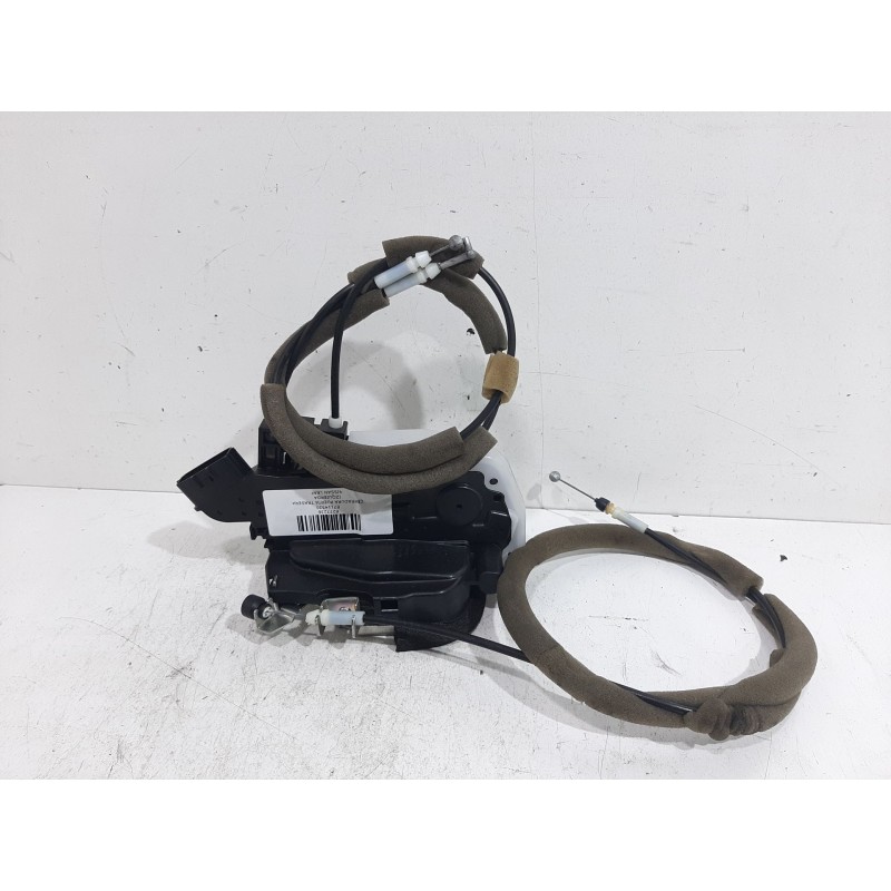 Recambio de cerradura puerta trasera izquierda para nissan leaf basis referencia OEM IAM E71145208  