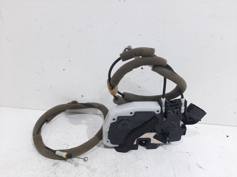 Recambio de cerradura puerta trasera izquierda para nissan leaf basis referencia OEM IAM E71145208  