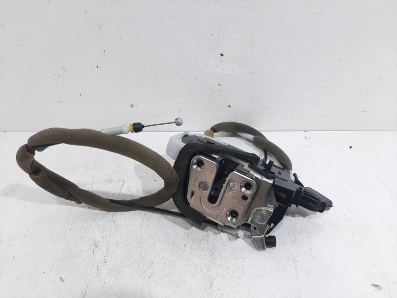 Recambio de cerradura puerta trasera izquierda para nissan leaf basis referencia OEM IAM E71145208  