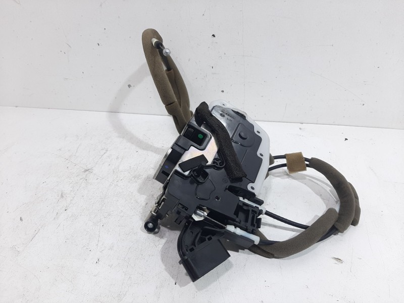 Recambio de cerradura puerta trasera izquierda para nissan leaf basis referencia OEM IAM E71145208  