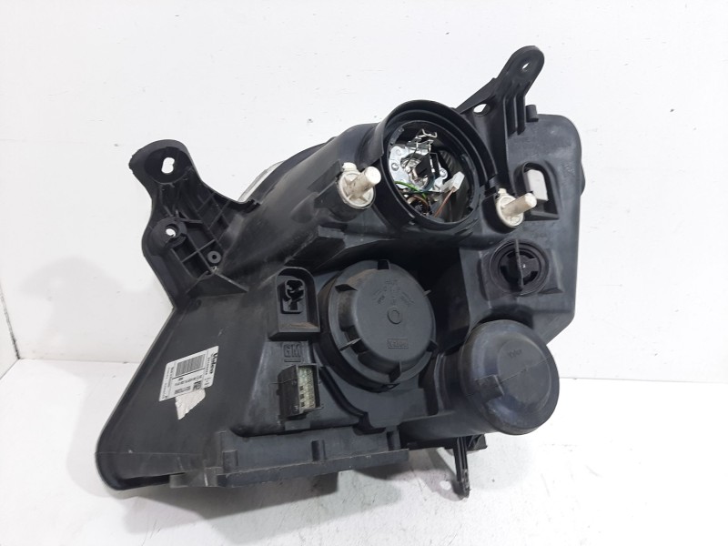 Recambio de faro derecho para opel meriva 1.6 cat (z 16 se / l55) referencia OEM IAM 93321052  