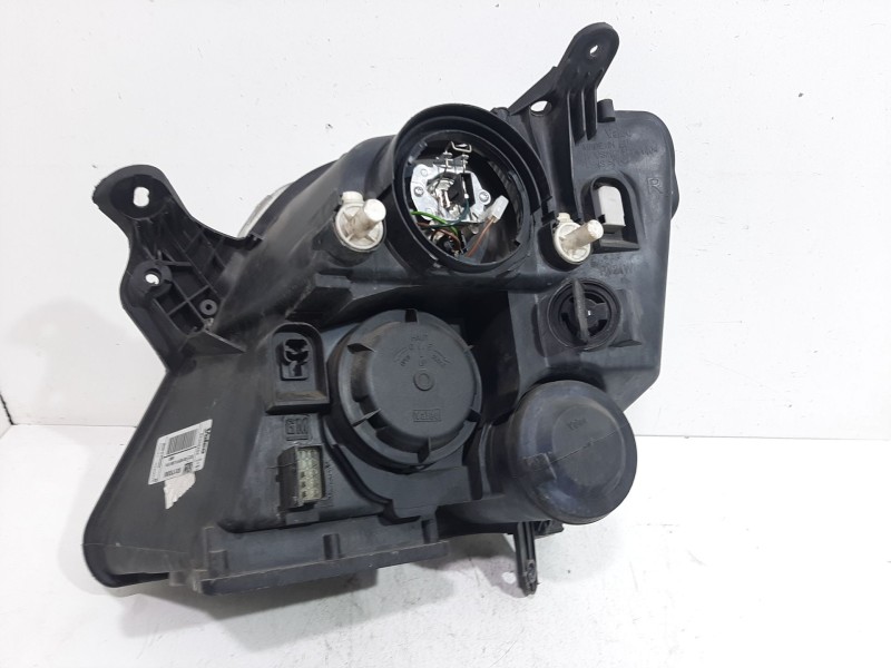 Recambio de faro derecho para opel meriva 1.6 cat (z 16 se / l55) referencia OEM IAM 93321052  