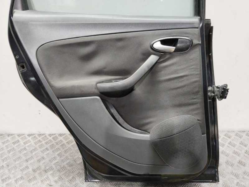 Recambio de puerta trasera izquierda para seat altea (5p1) sport referencia OEM IAM 5P0833055A NEGRO 
