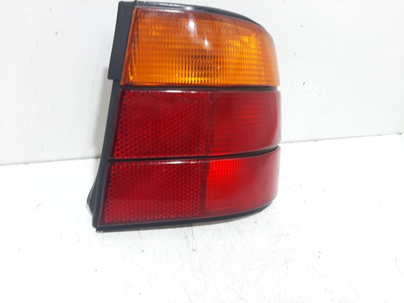 Recambio de piloto trasero derecho para bmw serie 5 touring (e34) 525i referencia OEM IAM 133690  