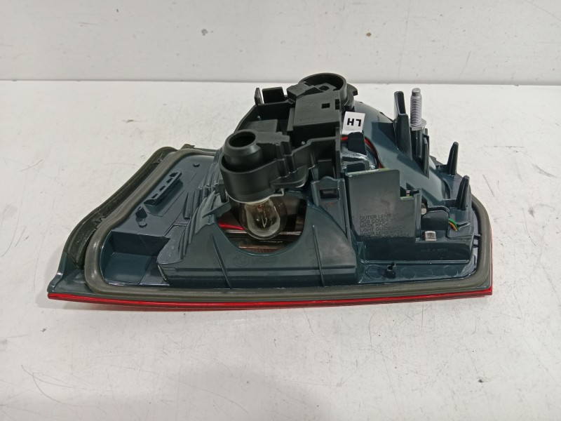 Recambio de piloto porton trasero izquierdo para bmw 3 gran turismo (f34) 328 i xdrive referencia OEM IAM 725991510  