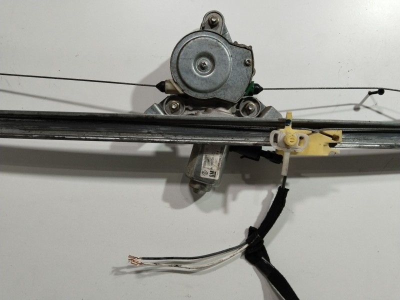 Recambio de elevalunas delantero derecho para nissan primastar (x83) caja cerrada batalla corta 2,7t referencia OEM IAM 91165705