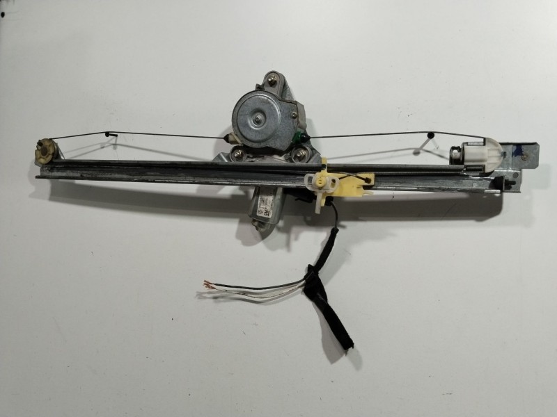 Recambio de elevalunas delantero derecho para nissan primastar (x83) caja cerrada batalla corta 2,7t referencia OEM IAM 91165705