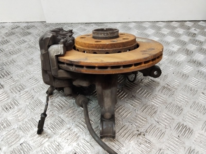 Recambio de mangueta delantera derecha para renault megane iii berlina 5 p dynamique referencia OEM IAM 400147163R  