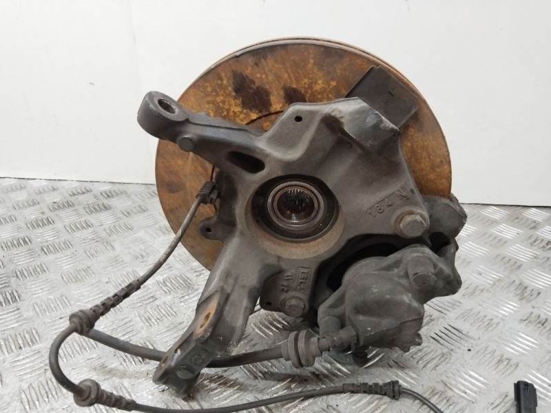 Recambio de mangueta delantera derecha para renault megane iii berlina 5 p dynamique referencia OEM IAM 400147163R  