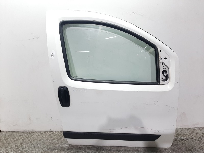 Recambio de puerta delantera derecha para fiat fiorino básico familiar referencia OEM IAM 1367184080  