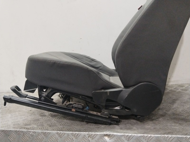 Recambio de asiento delantero derecho para seat leon (1p1) reference referencia OEM IAM   