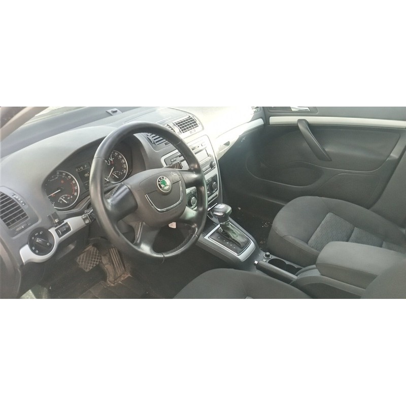 SKODA OCTAVIA BERLINA (1Z3) - imagen 2
