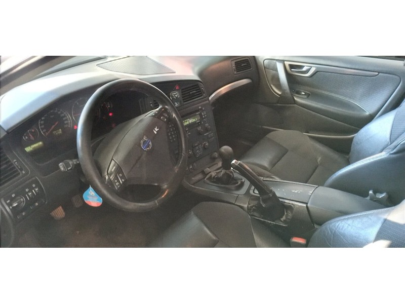 volvo s60 berlina del año 2004