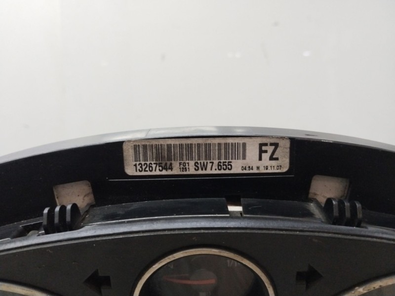 Recambio de cuadro instrumentos para opel zafira b energy referencia OEM IAM 13267544  