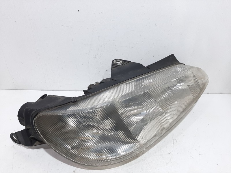 Recambio de faro derecho para peugeot 406 (8b) 2.0 16v referencia OEM IAM 9616251280  
