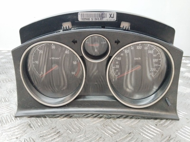 Recambio de cuadro instrumentos para opel zafira / zafira family b (a05) 1.9 cdti (m75) referencia OEM IAM 13225988   Recambio de cuadro instrumentos para opel zafira / zafira family b (a05) 1.9 cdti (m75) referencia OEM IAM 13225988
