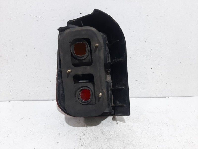 Recambio de piloto trasero derecho para mitsubishi galloper (hyundai) 2.5 tdi s.e. lx (3-ptas.) referencia OEM IAM 92402M20  