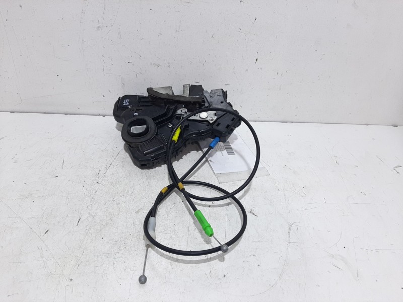 Recambio de cerradura puerta delantera derecha para toyota auris active referencia OEM IAM 6903002220  