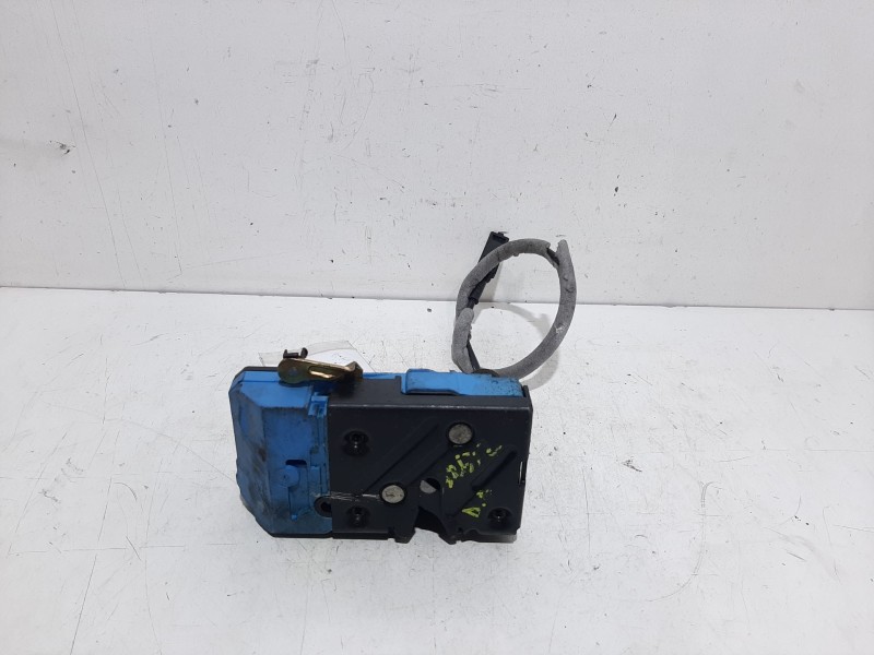 Recambio de cerradura puerta delantera derecha para volvo xc90 d5 kinetic referencia OEM IAM 30699748  