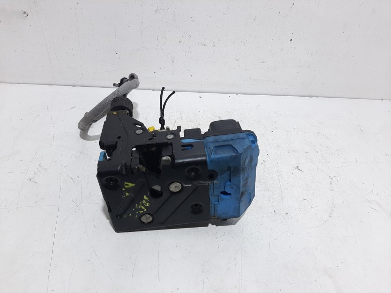 Recambio de cerradura puerta delantera derecha para volvo xc90 d5 kinetic referencia OEM IAM 30699748  