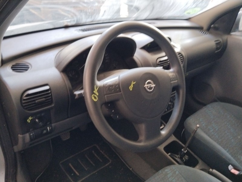 opel corsa c (x01) del año 2002