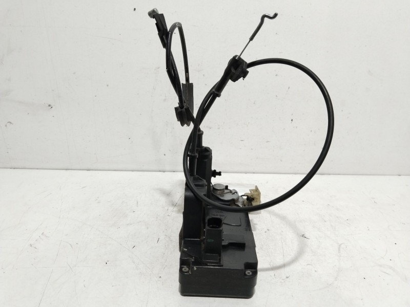 Recambio de cerradura puerta trasera derecha para opel vectra c berlina elegance referencia OEM IAM 13210761  
