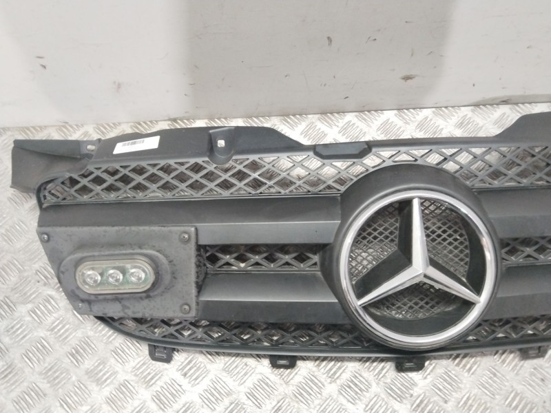 Recambio de rejilla delantera para mercedes-benz sprinter 2-t autobús (b901, b902) 213 cdi (902.671, 902.672) referencia OEM IAM Recambio de rejilla delantera para mercedes-benz sprinter 2-t autobús (b901, b902) 213 cdi (902.671, 902.672) referencia OEM IAM