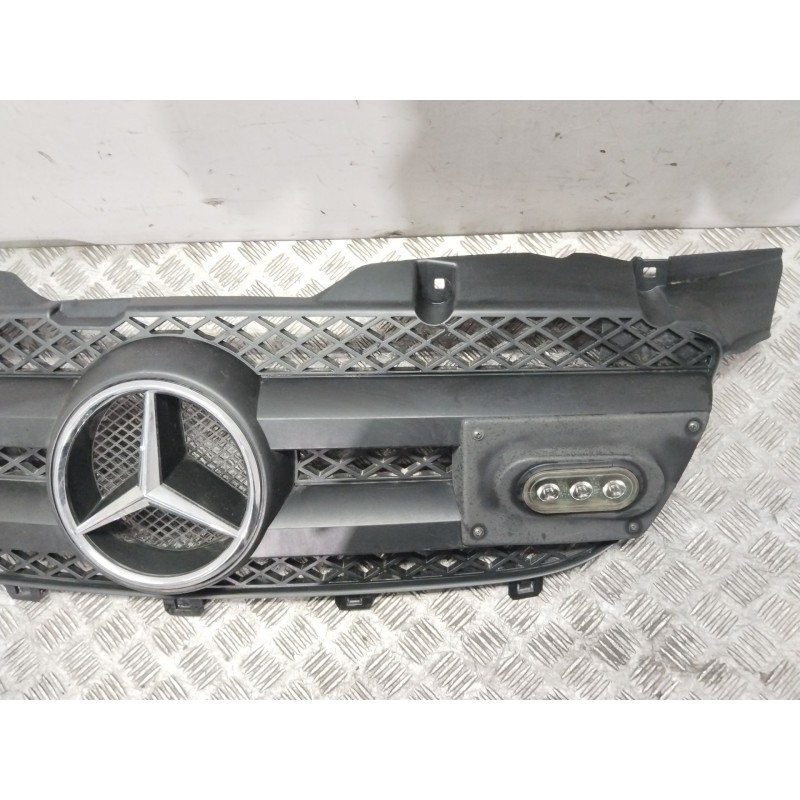 Recambio de rejilla delantera para mercedes-benz sprinter 2-t autobús (b901, b902) 213 cdi (902.671, 902.672) referencia OEM IAM Recambio de rejilla delantera para mercedes-benz sprinter 2-t autobús (b901, b902) 213 cdi (902.671, 902.672) referencia OEM IAM