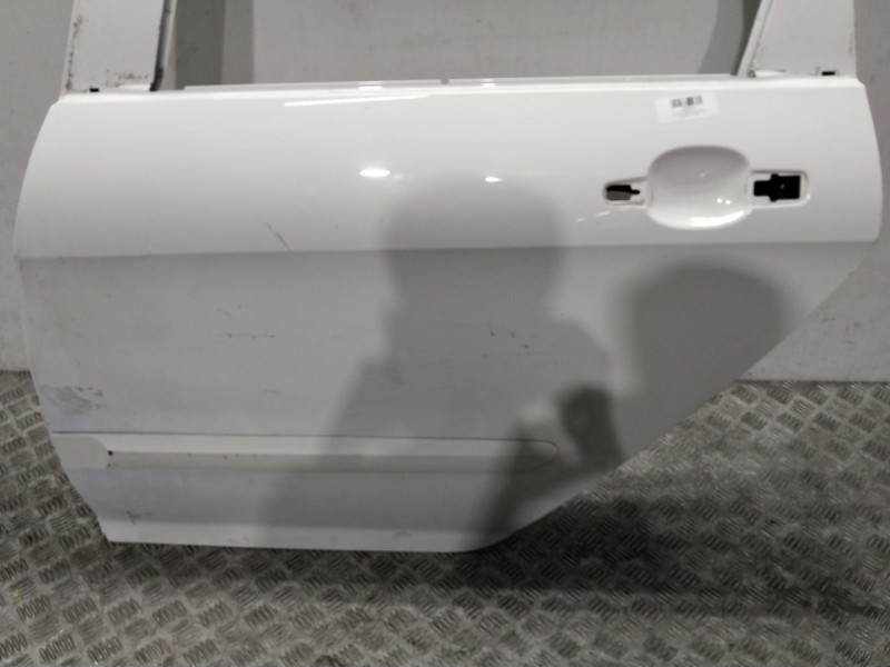 Recambio de puerta trasera izquierda para peugeot 308 sw active referencia OEM IAM 9805267180  