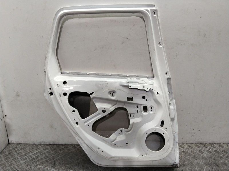 Recambio de puerta trasera izquierda para peugeot 308 sw active referencia OEM IAM 9805267180  