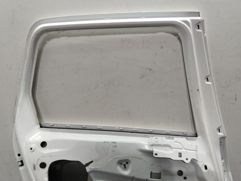 Recambio de puerta trasera izquierda para peugeot 308 sw active referencia OEM IAM 9805267180  